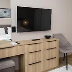 1br Luxury With Sea View And Parking Space וארנה